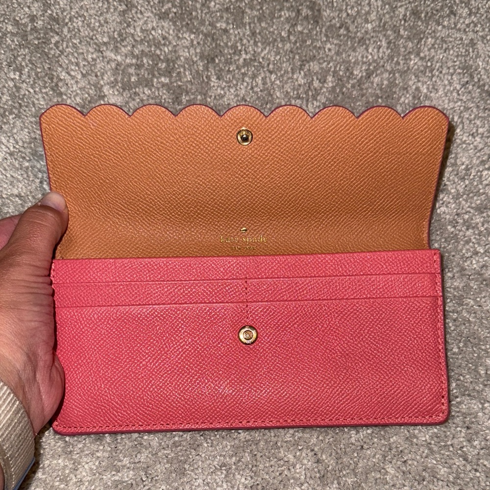 Kate Spade Coral Scalloped Wallet - Picture 3 of 5